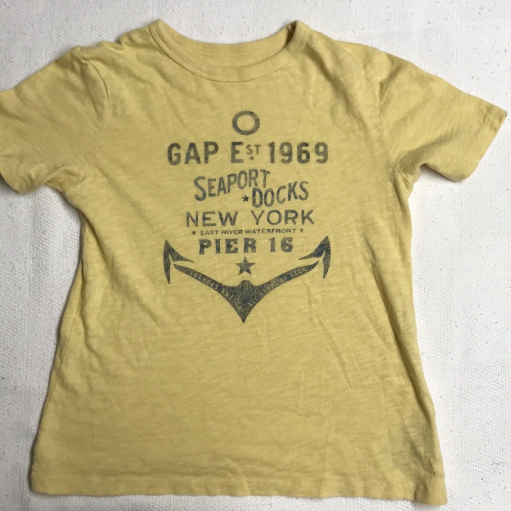 Gap tee